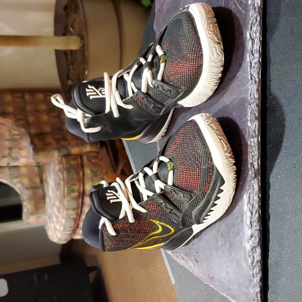 Nike Kids shoes Size 5.5